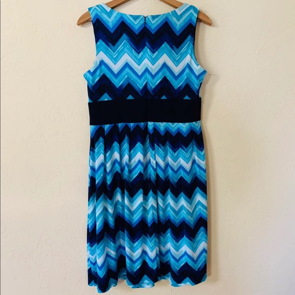 R&M RICHARDS PETITE DRESS - Picture 2 of 7